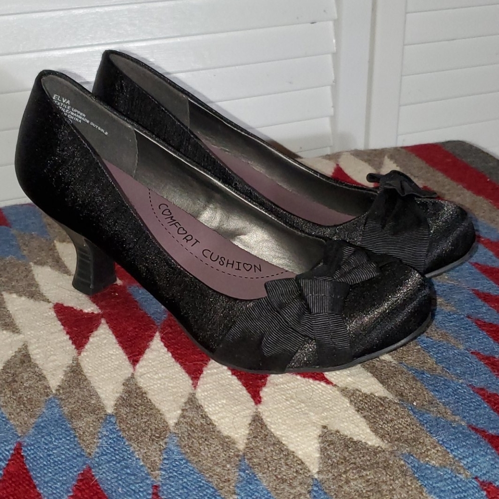 Black Pumps by Jellypop         (item#048)